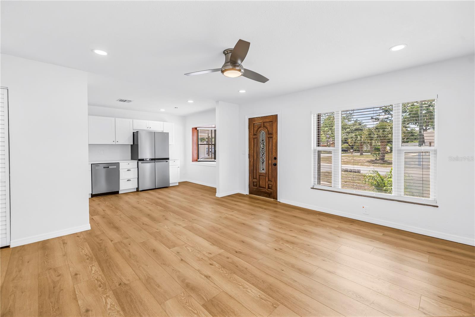 8607 MAY CIR, TAMPA, FL, 33614