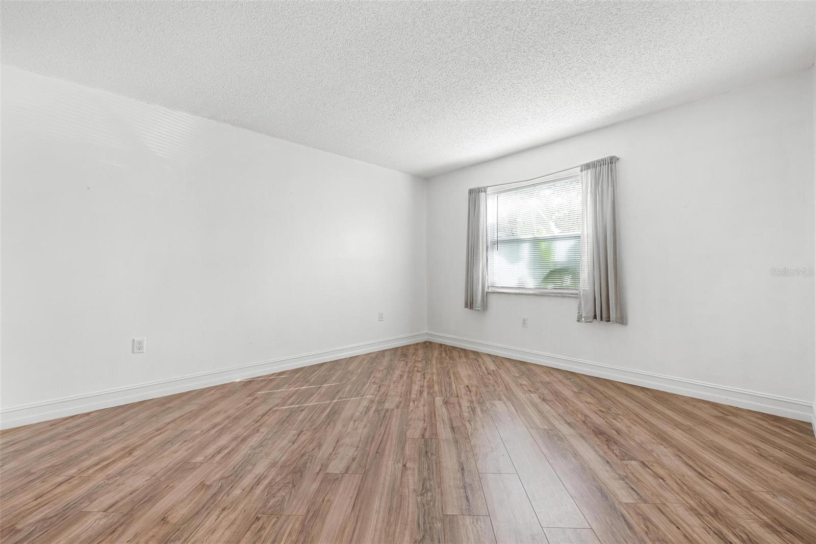 3223 BENEVA RD #101, SARASOTA, FL, 34232