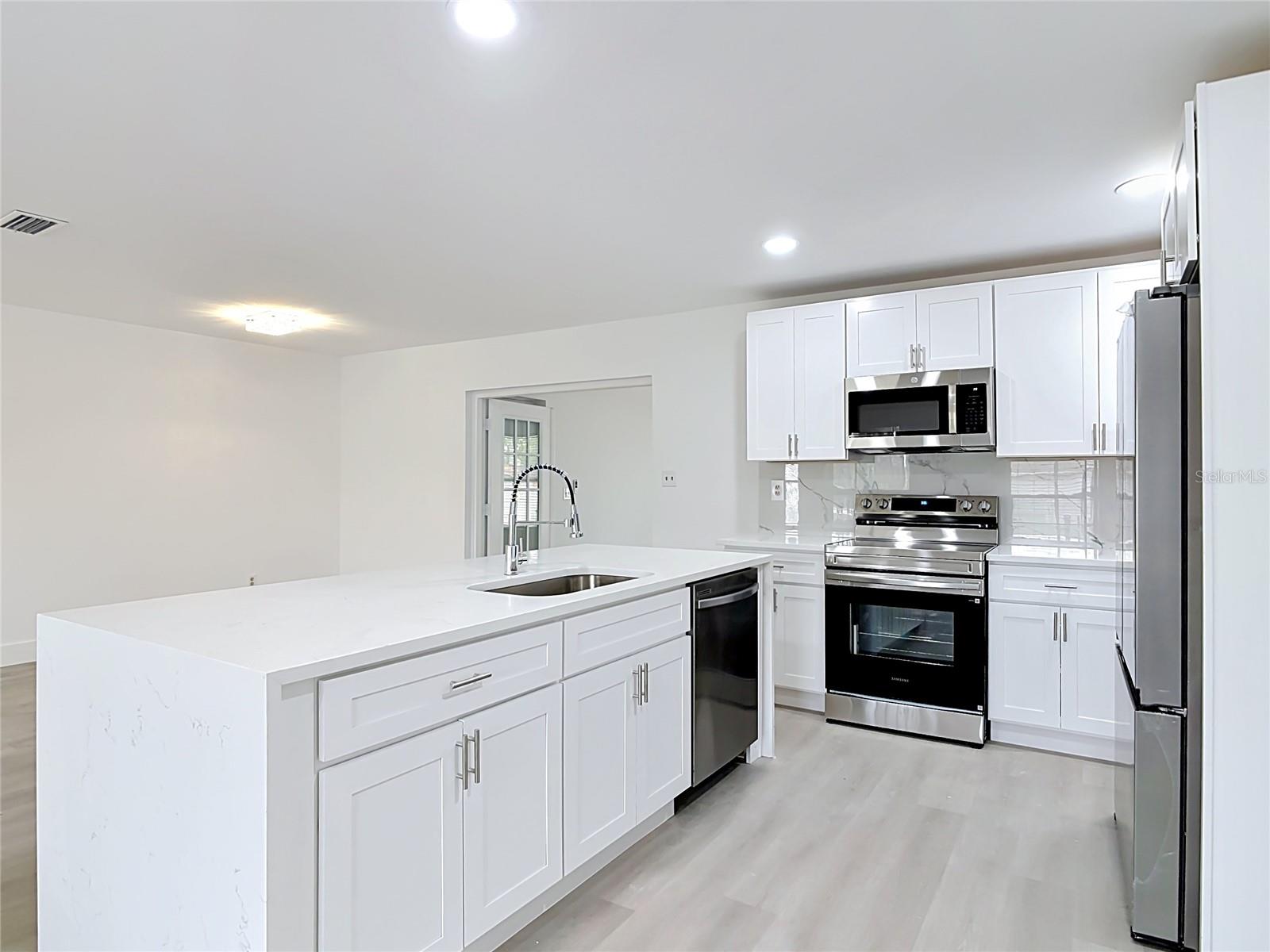 930 TROY DR, DELTONA, FL, 32725