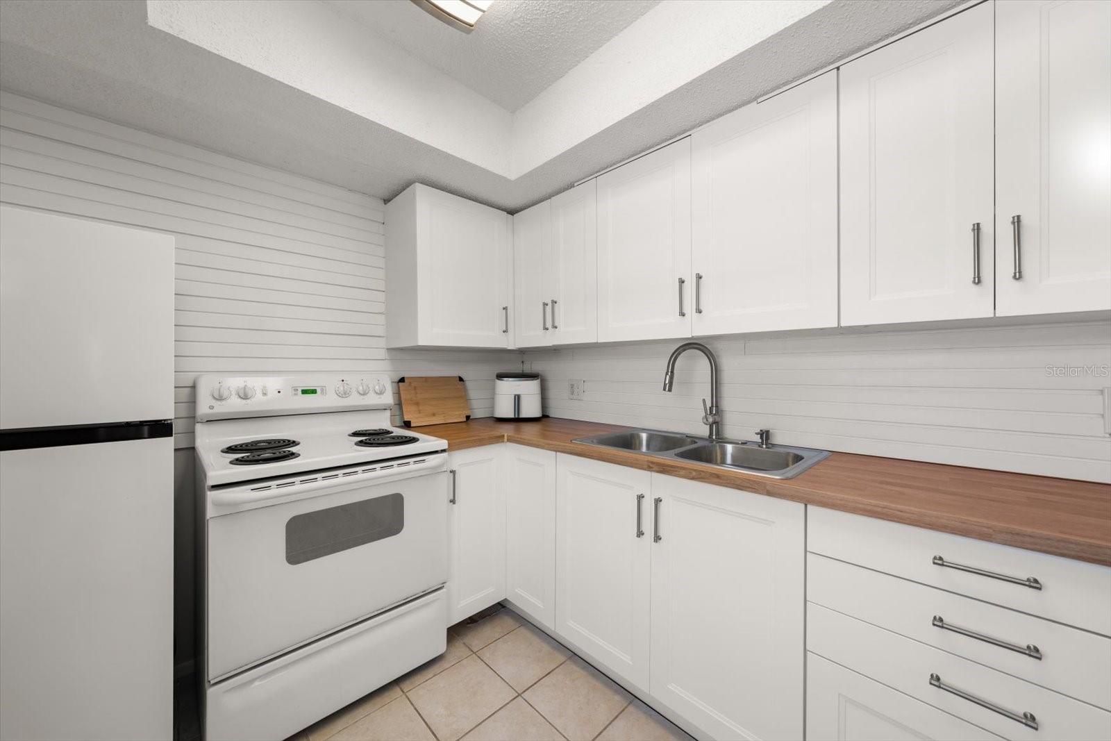948 VIRGINIA ST #207, DUNEDIN, FL, 34698