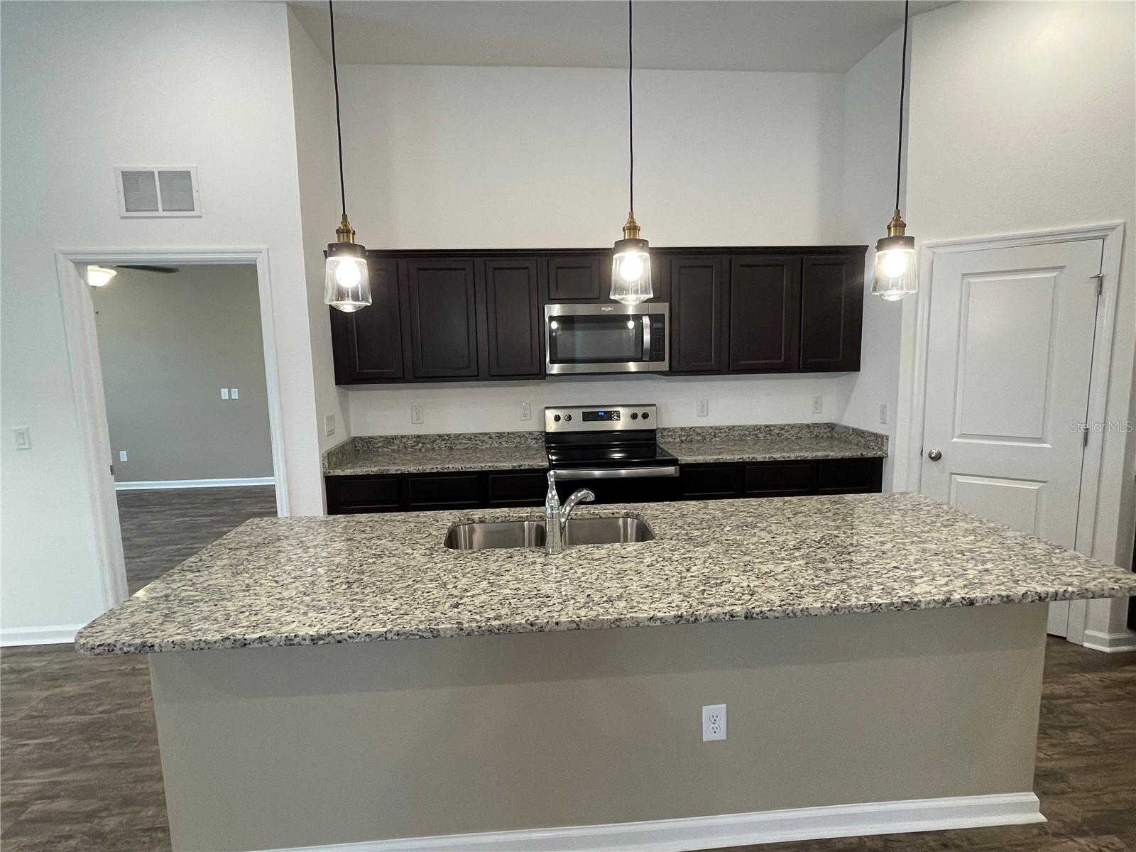 972 OCEAN SPRAY DR, RUSKIN, FL, 33570