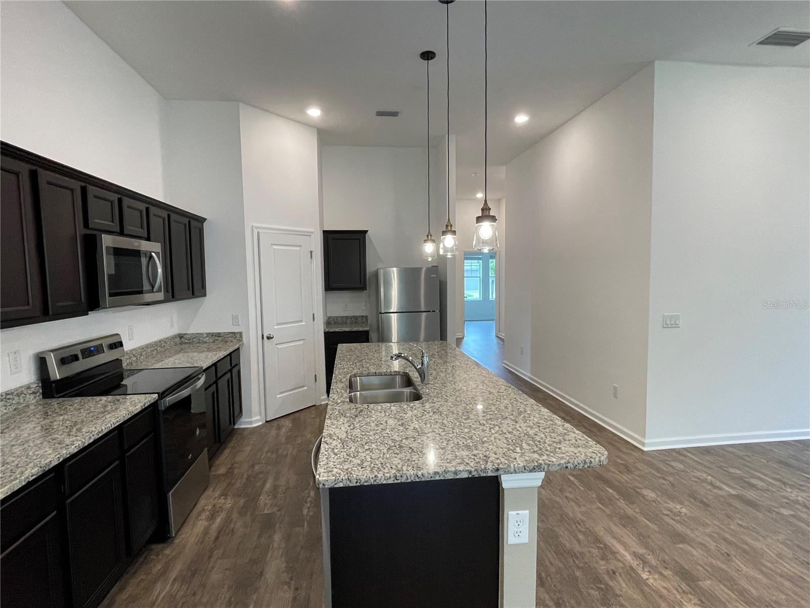 972 OCEAN SPRAY DR, RUSKIN, FL, 33570