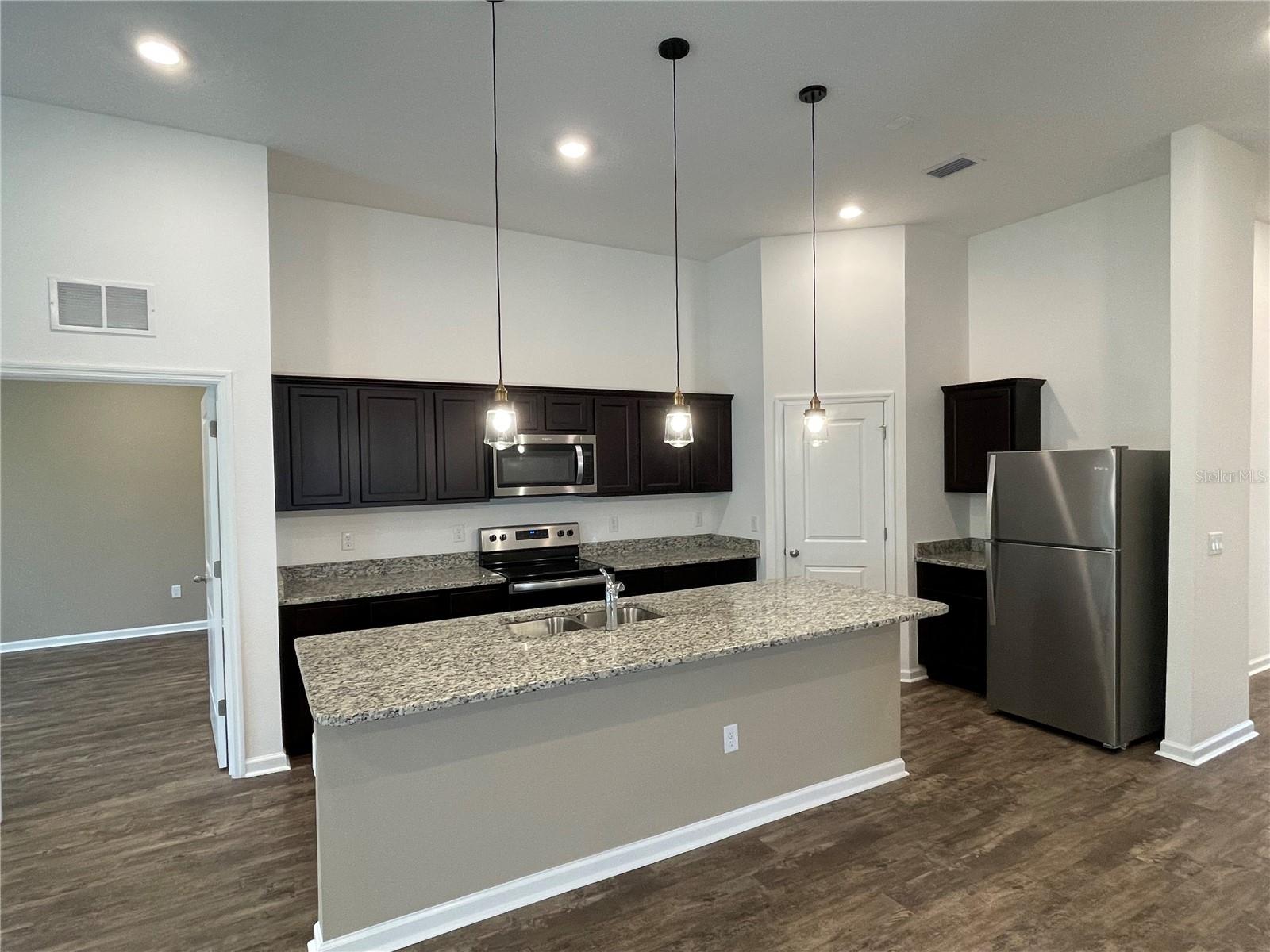 972 OCEAN SPRAY DR, RUSKIN, FL, 33570