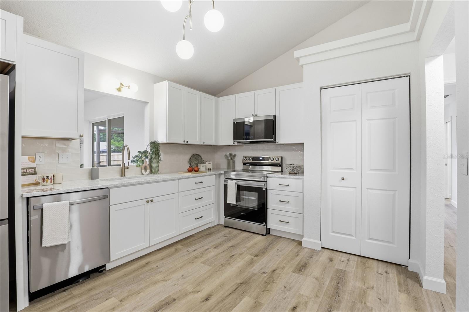 15857 NW 249TH TER, HIGH SPRINGS, FL, 32643