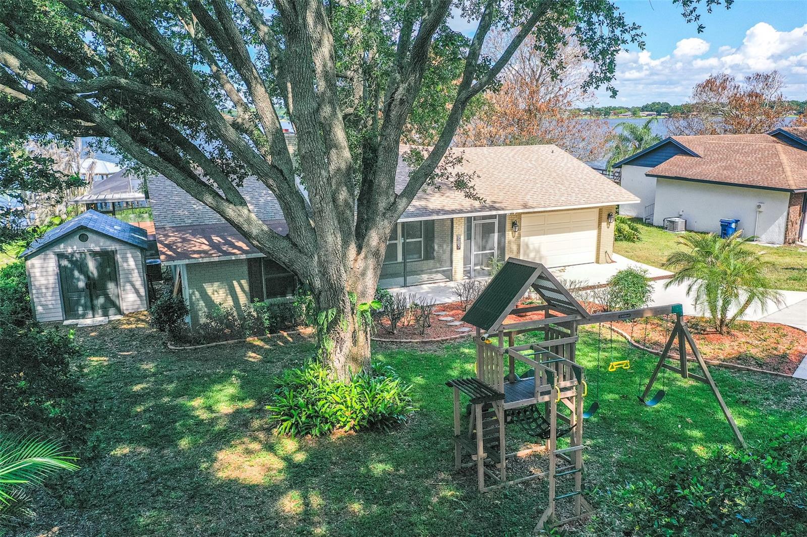 715 S LAKESIDE TER, EAGLE LAKE, FL, 33839