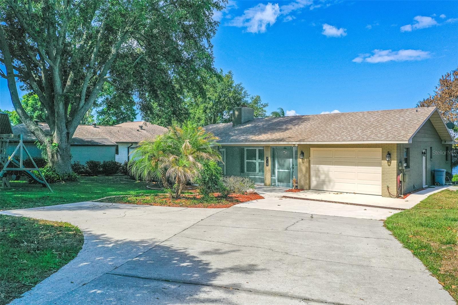 715 S LAKESIDE TER, EAGLE LAKE, FL, 33839