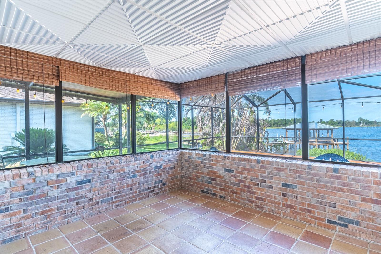 715 S LAKESIDE TER, EAGLE LAKE, FL, 33839