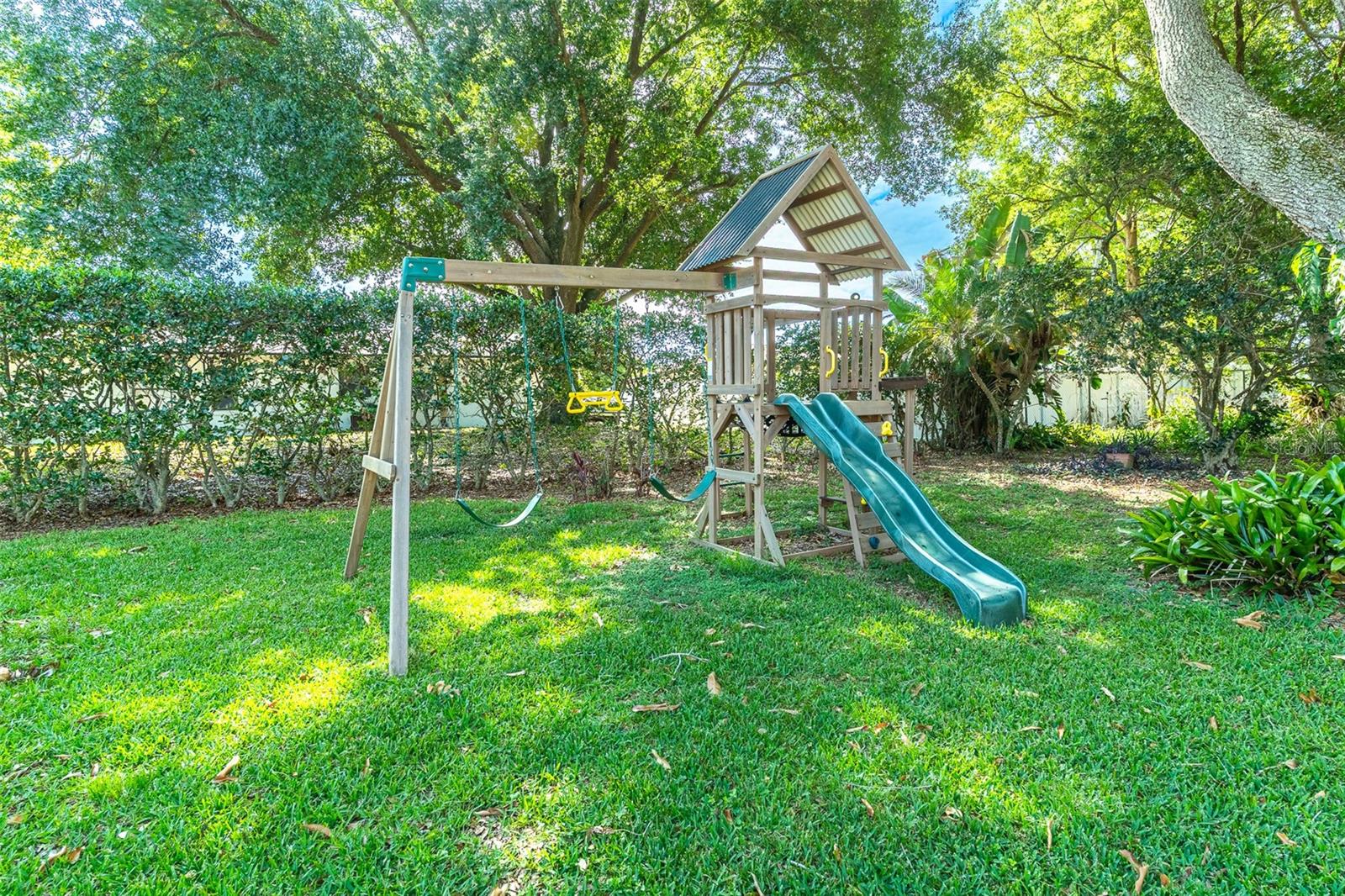715 S LAKESIDE TER, EAGLE LAKE, FL, 33839