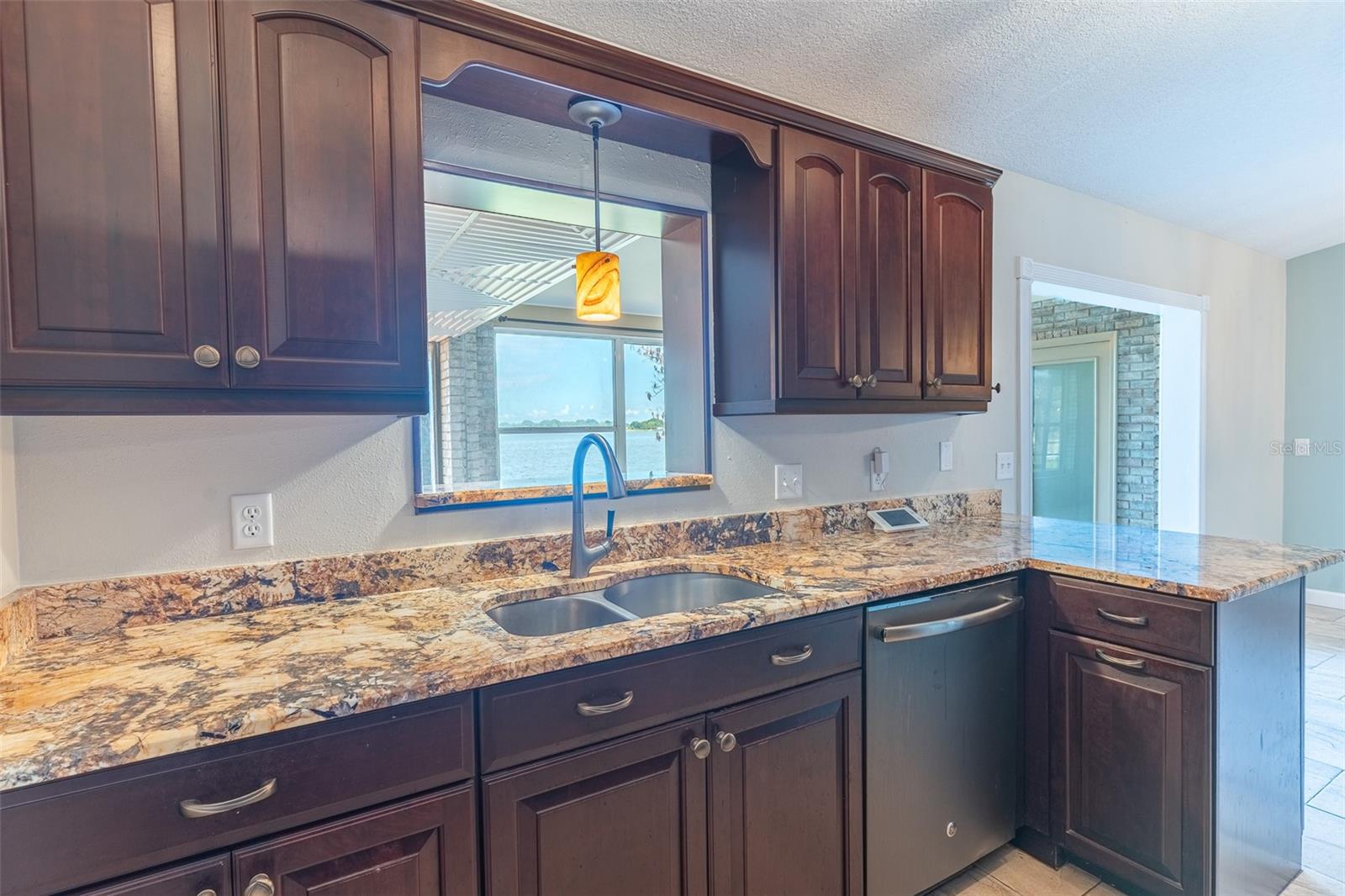 715 S LAKESIDE TER, EAGLE LAKE, FL, 33839