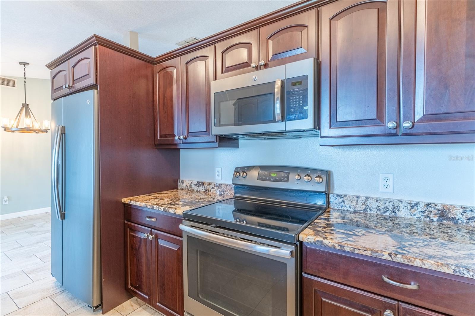715 S LAKESIDE TER, EAGLE LAKE, FL, 33839