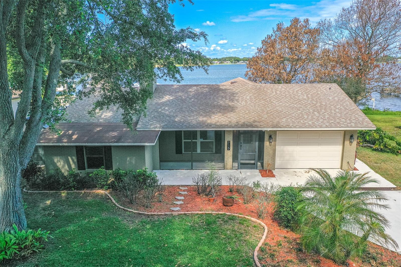 715 S LAKESIDE TER, EAGLE LAKE, FL, 33839