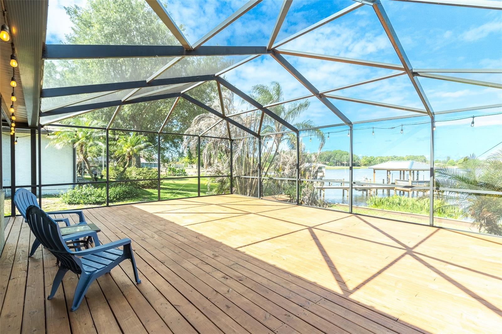 715 S LAKESIDE TER, EAGLE LAKE, FL, 33839