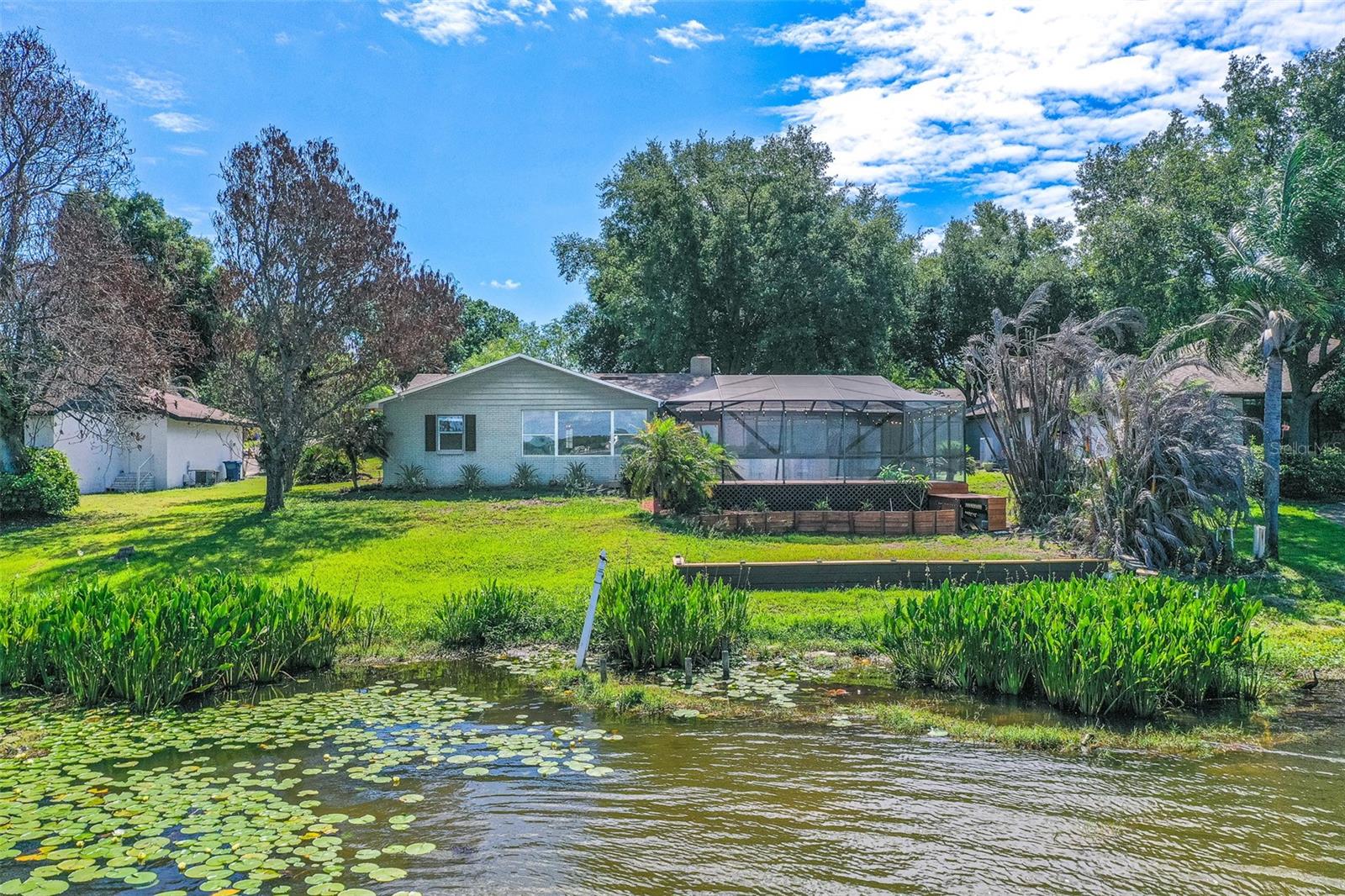 715 S LAKESIDE TER, EAGLE LAKE, FL, 33839