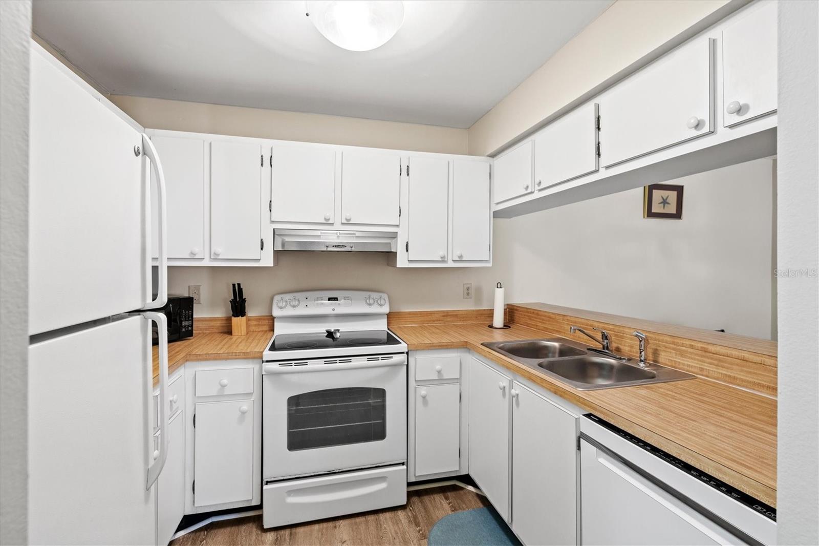 3275 BENEVA RD #104, SARASOTA, FL, 34232