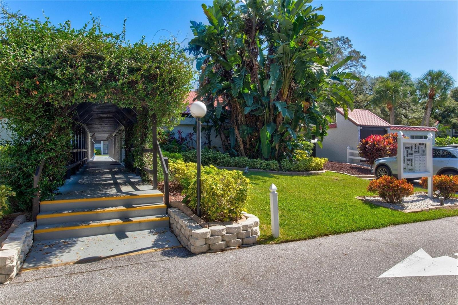 3275 BENEVA RD #104, SARASOTA, FL, 34232