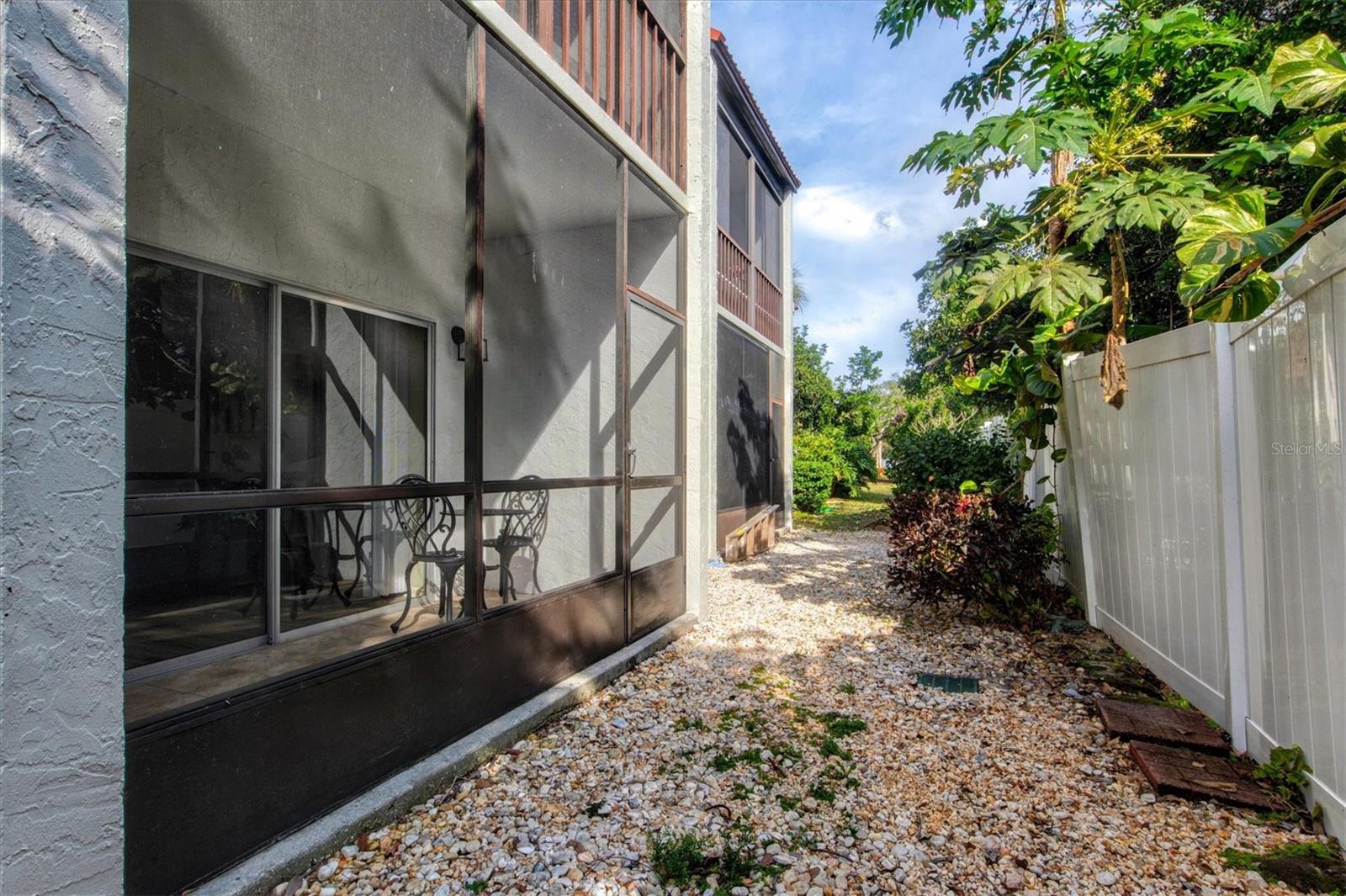 3275 BENEVA RD #104, SARASOTA, FL, 34232