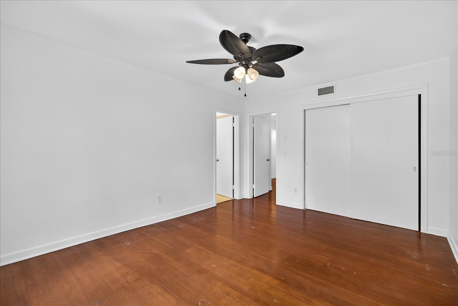215 EDGEWATER DR, DUNEDIN, FL, 34698
