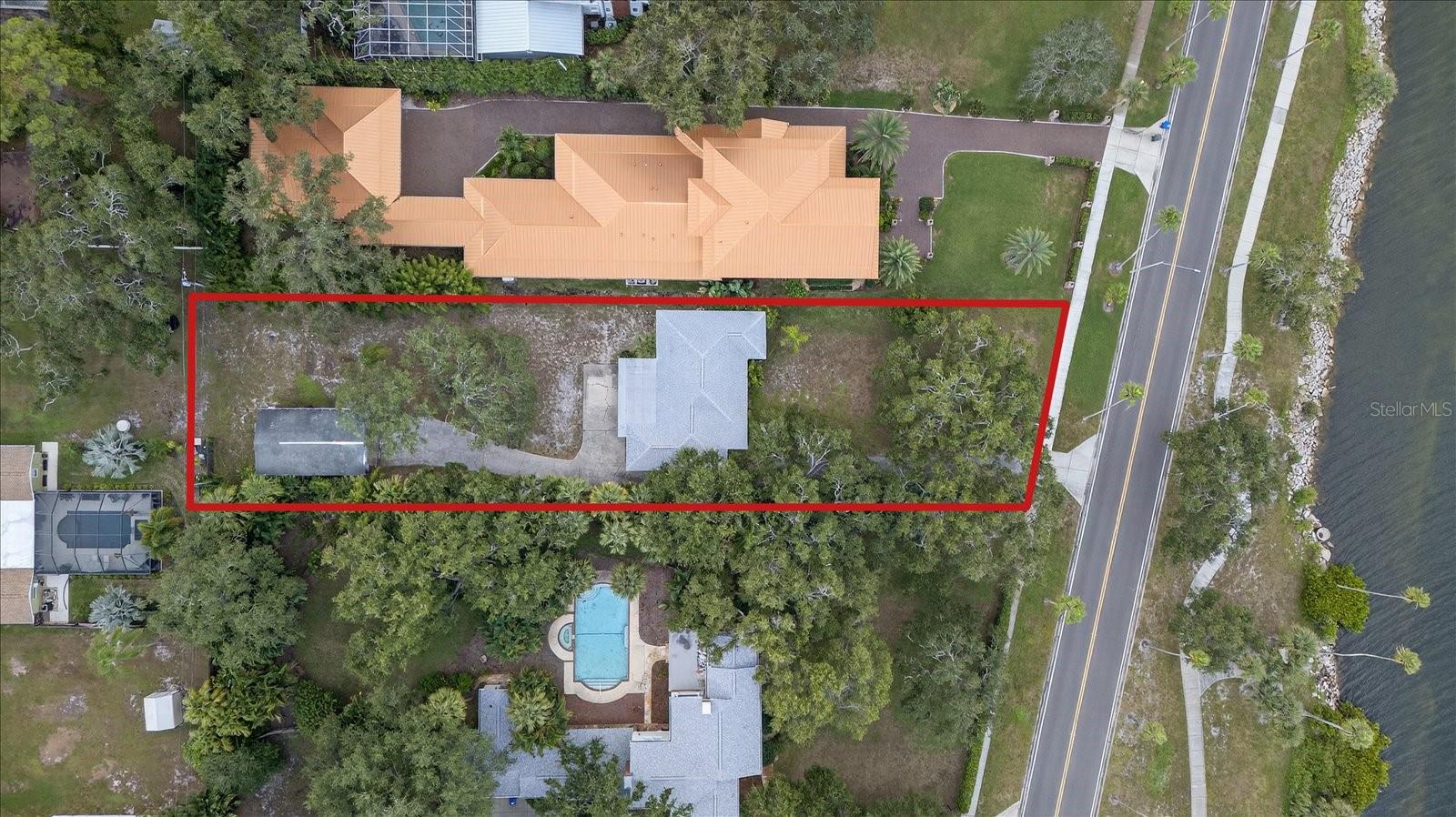 215 EDGEWATER DR, DUNEDIN, FL, 34698