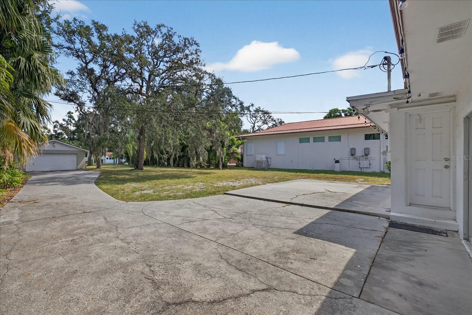 215 EDGEWATER DR, DUNEDIN, FL, 34698