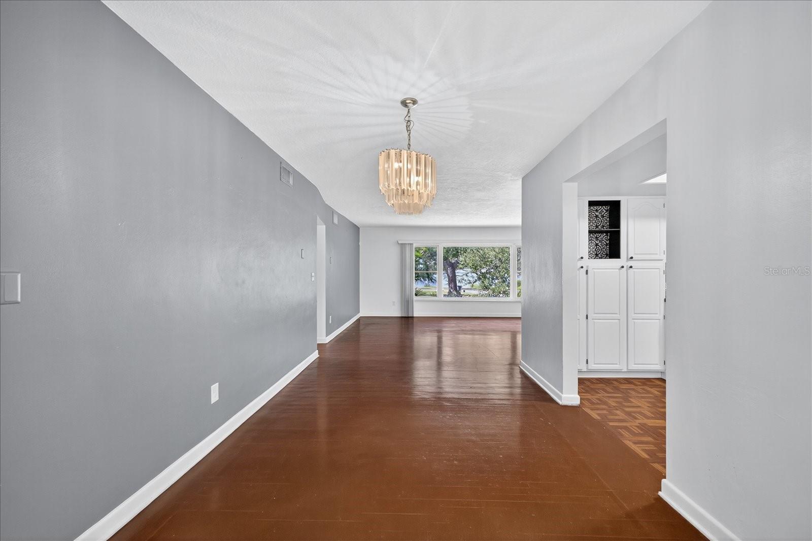 215 EDGEWATER DR, DUNEDIN, FL, 34698