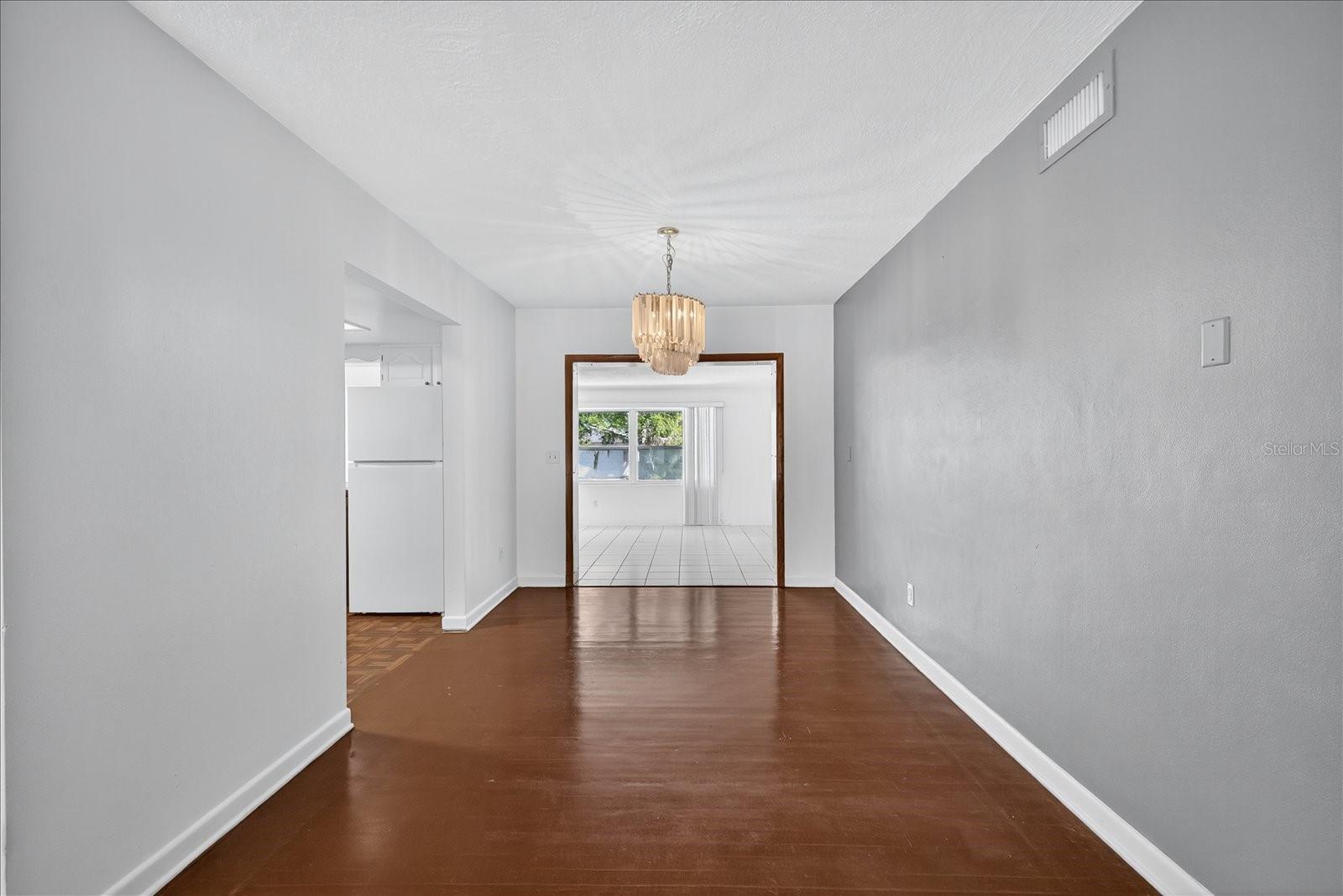 215 EDGEWATER DR, DUNEDIN, FL, 34698