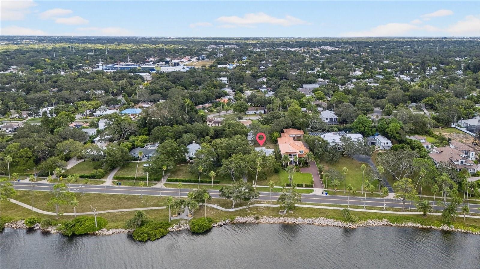215 EDGEWATER DR, DUNEDIN, FL, 34698