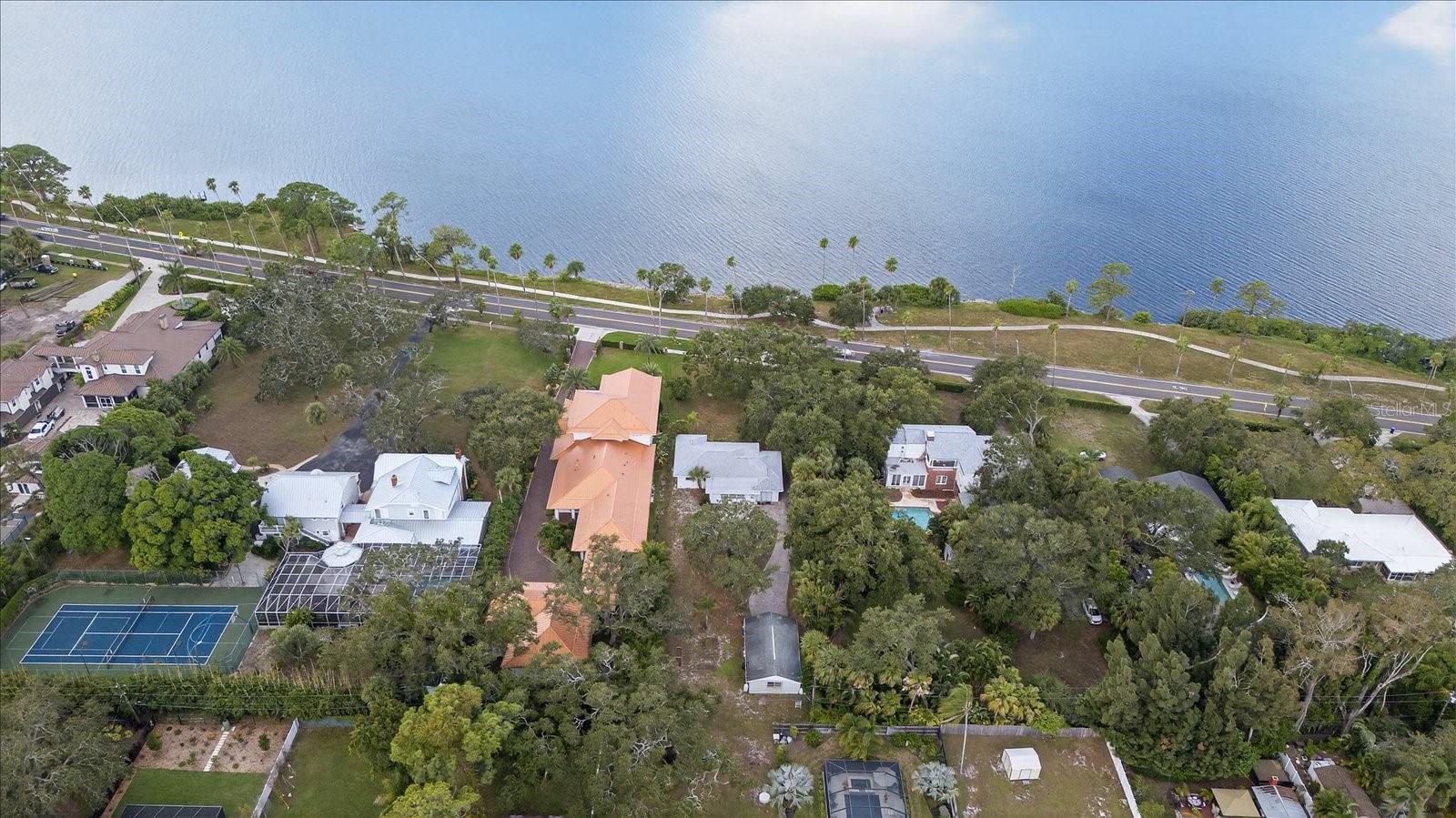 215 EDGEWATER DR, DUNEDIN, FL, 34698