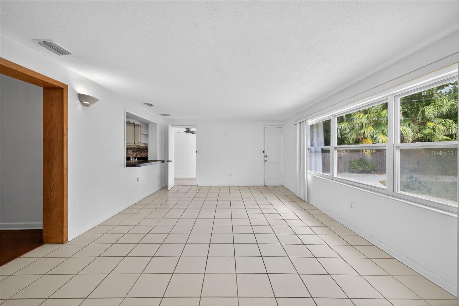 215 EDGEWATER DR, DUNEDIN, FL, 34698