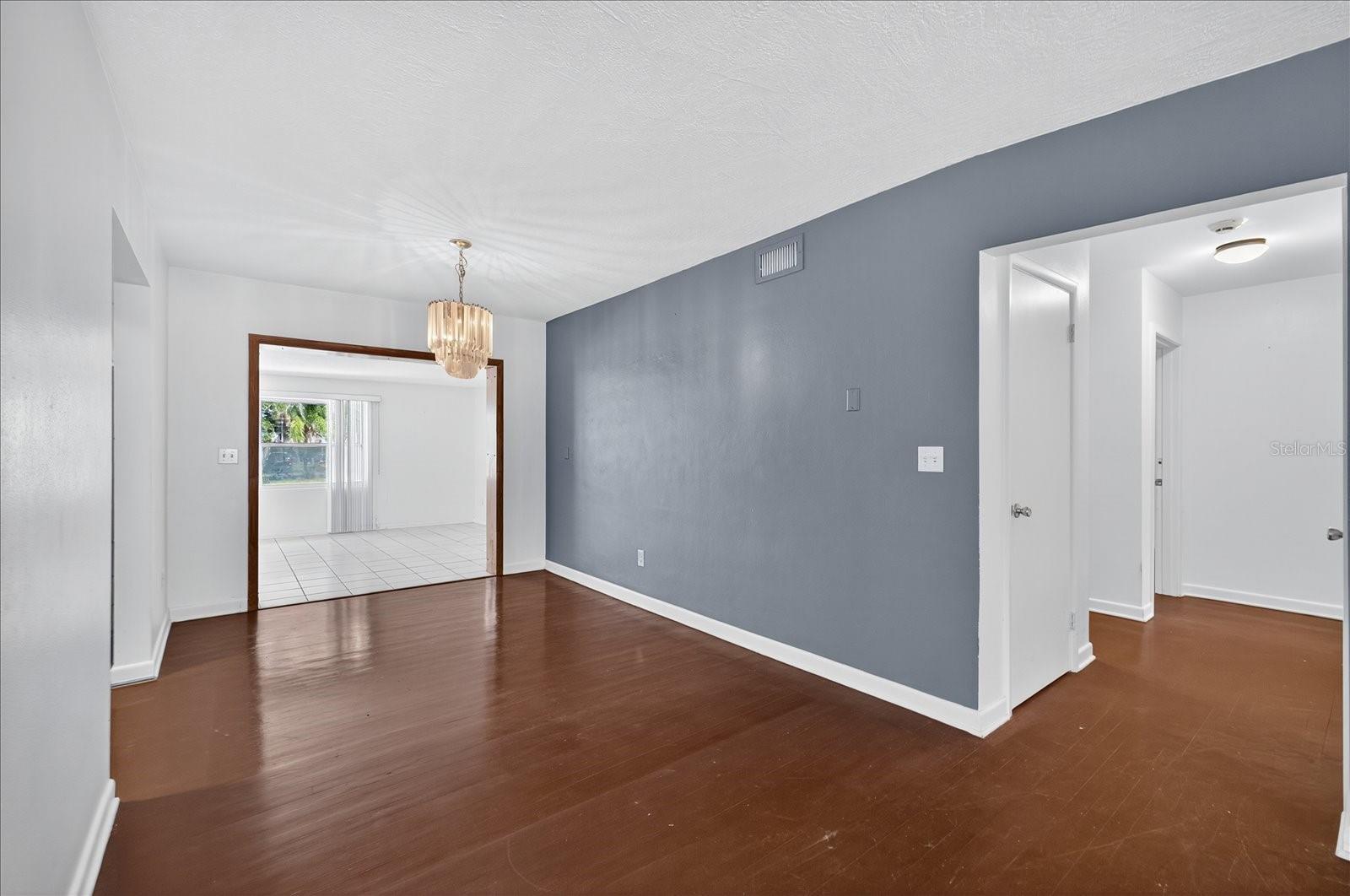 215 EDGEWATER DR, DUNEDIN, FL, 34698