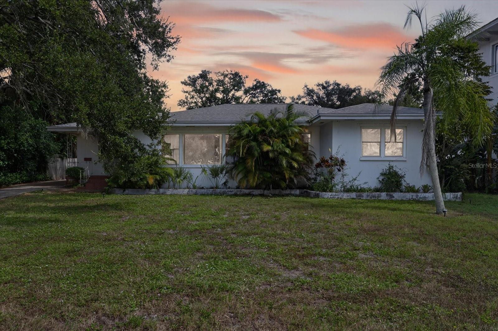 215 EDGEWATER DR, DUNEDIN, FL, 34698