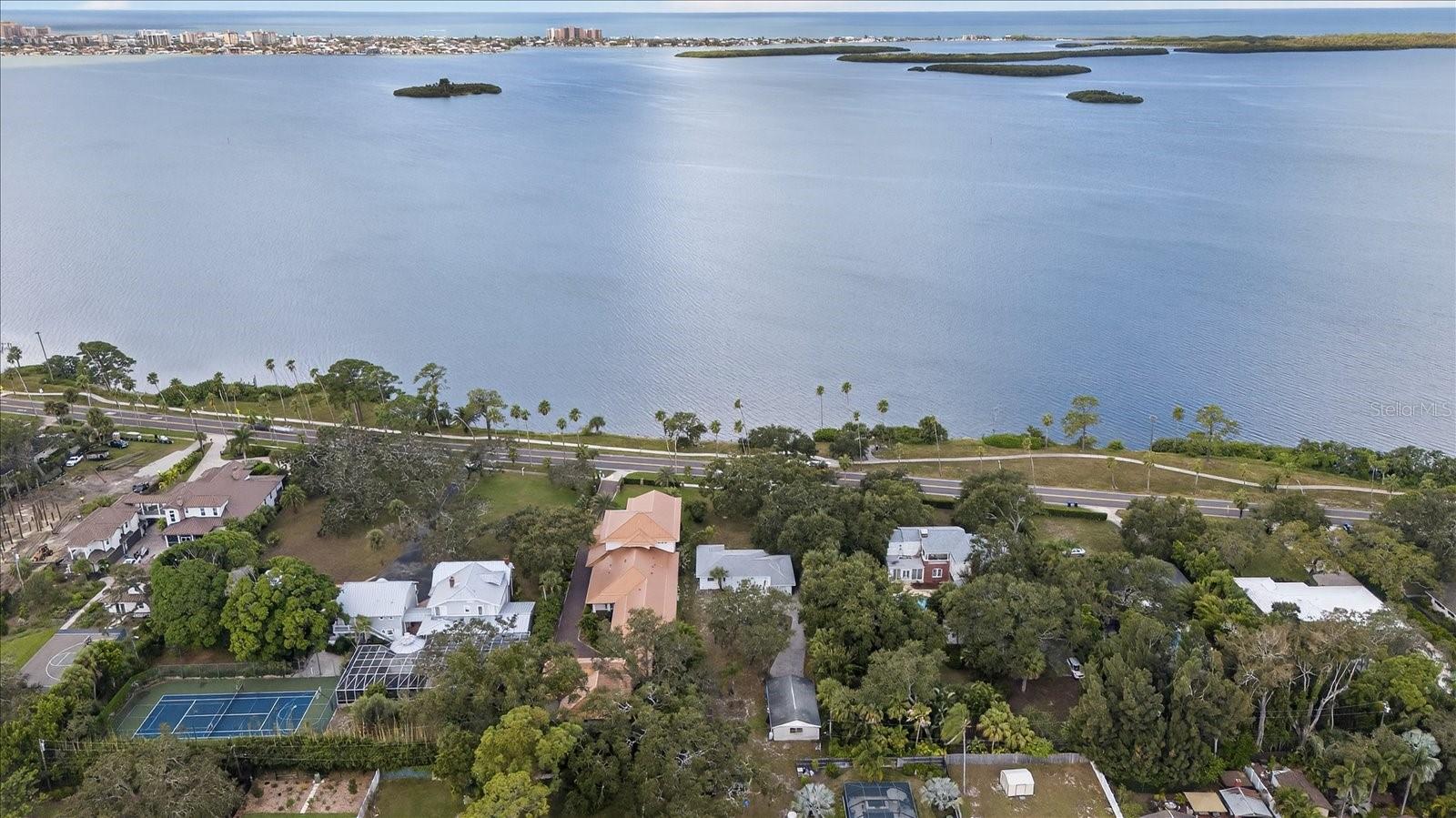 215 EDGEWATER DR, DUNEDIN, FL, 34698