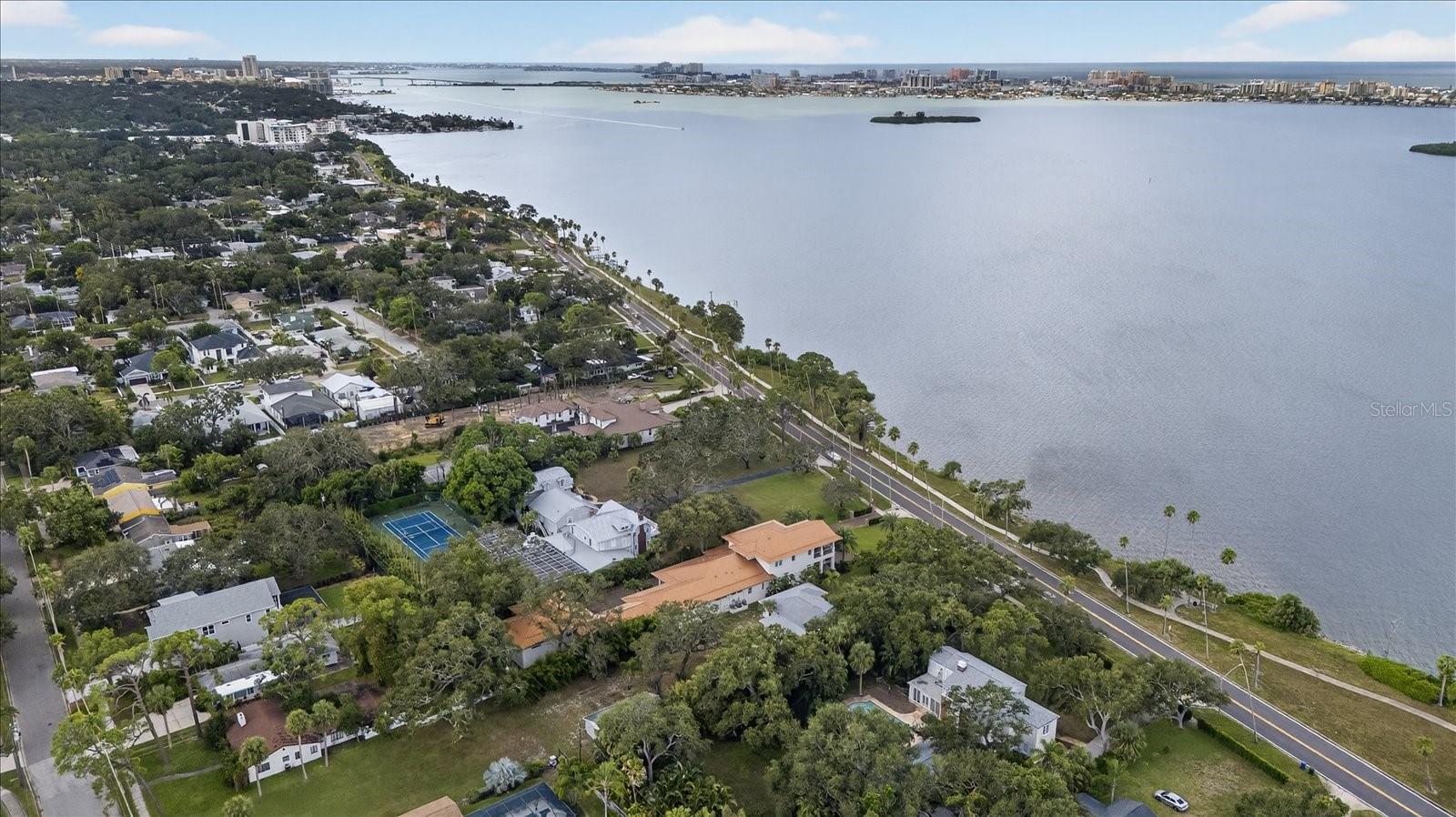 215 EDGEWATER DR, DUNEDIN, FL, 34698