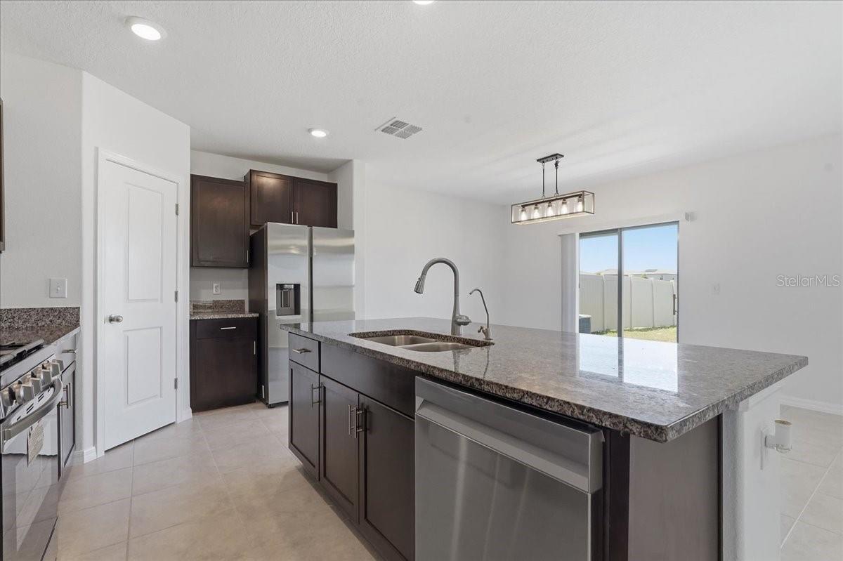 5224 WHITE CHICORY DR, APOLLO BEACH, FL, 33572