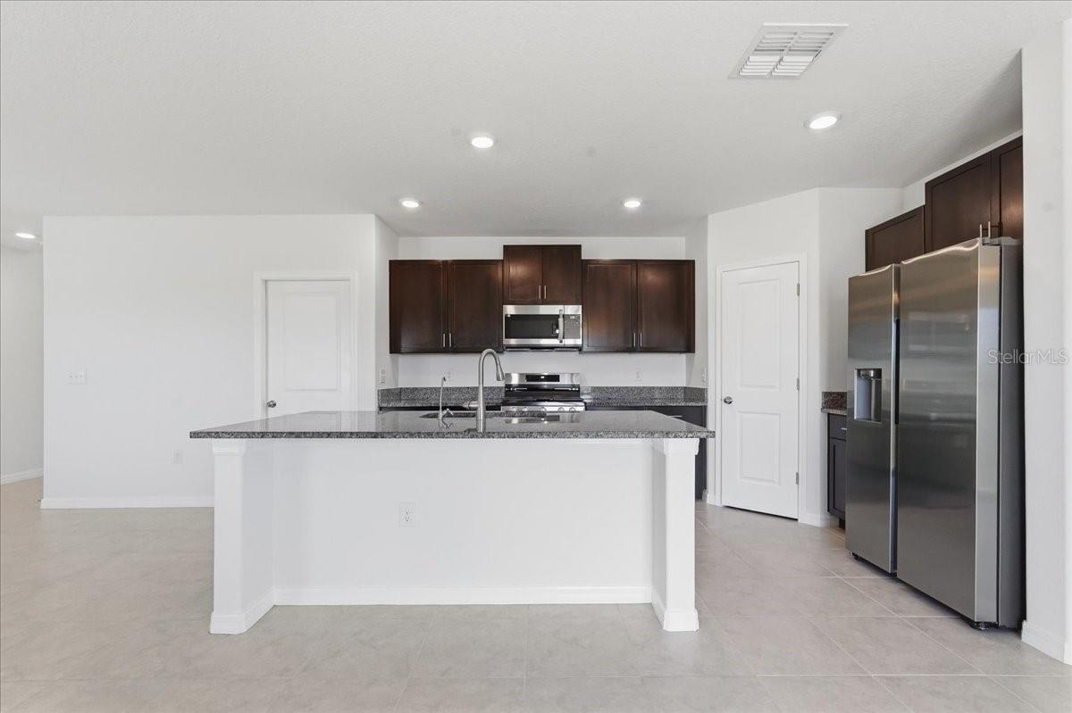 5224 WHITE CHICORY DR, APOLLO BEACH, FL, 33572