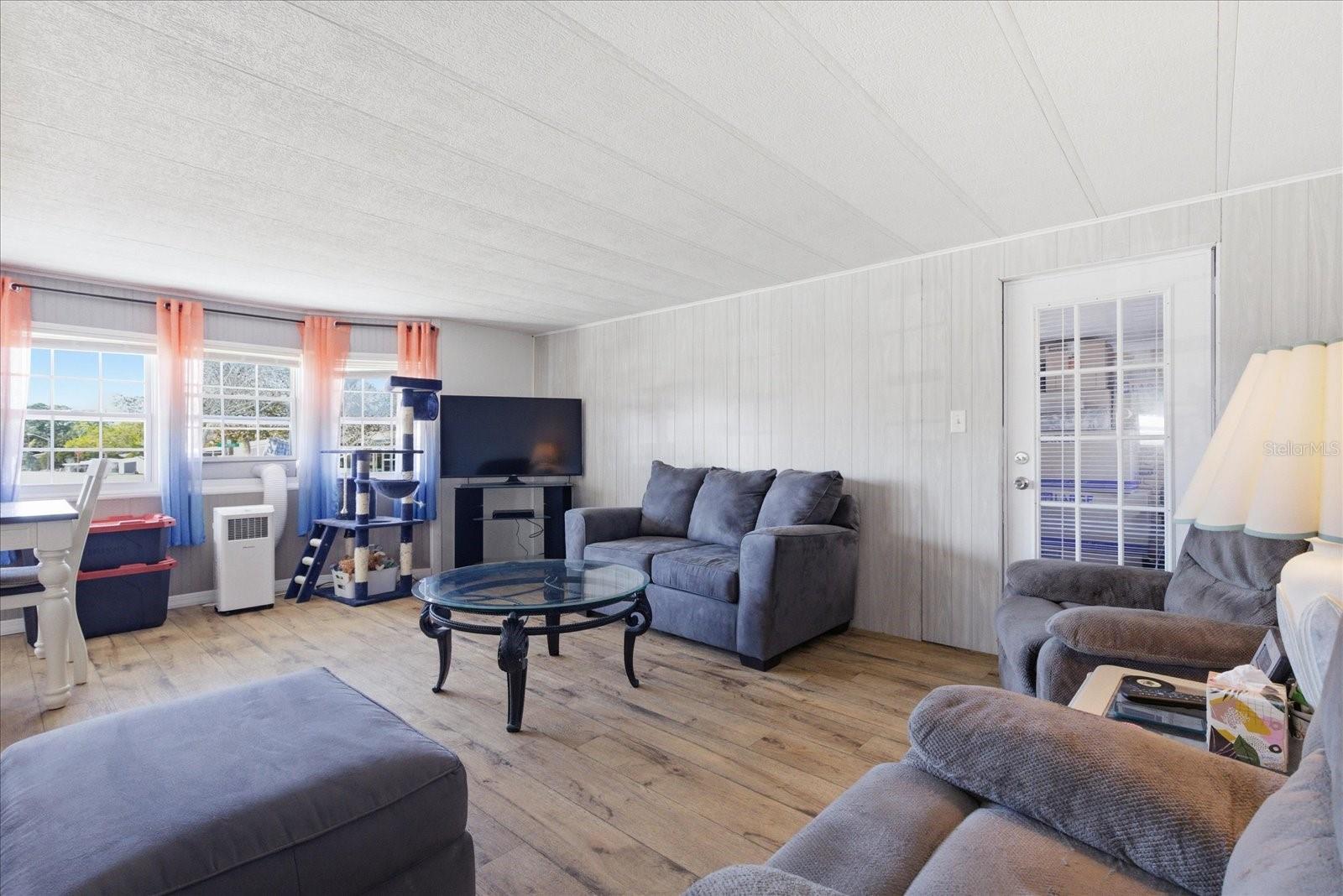 8012 MONTROSE AVE, BROOKSVILLE, FL, 34613