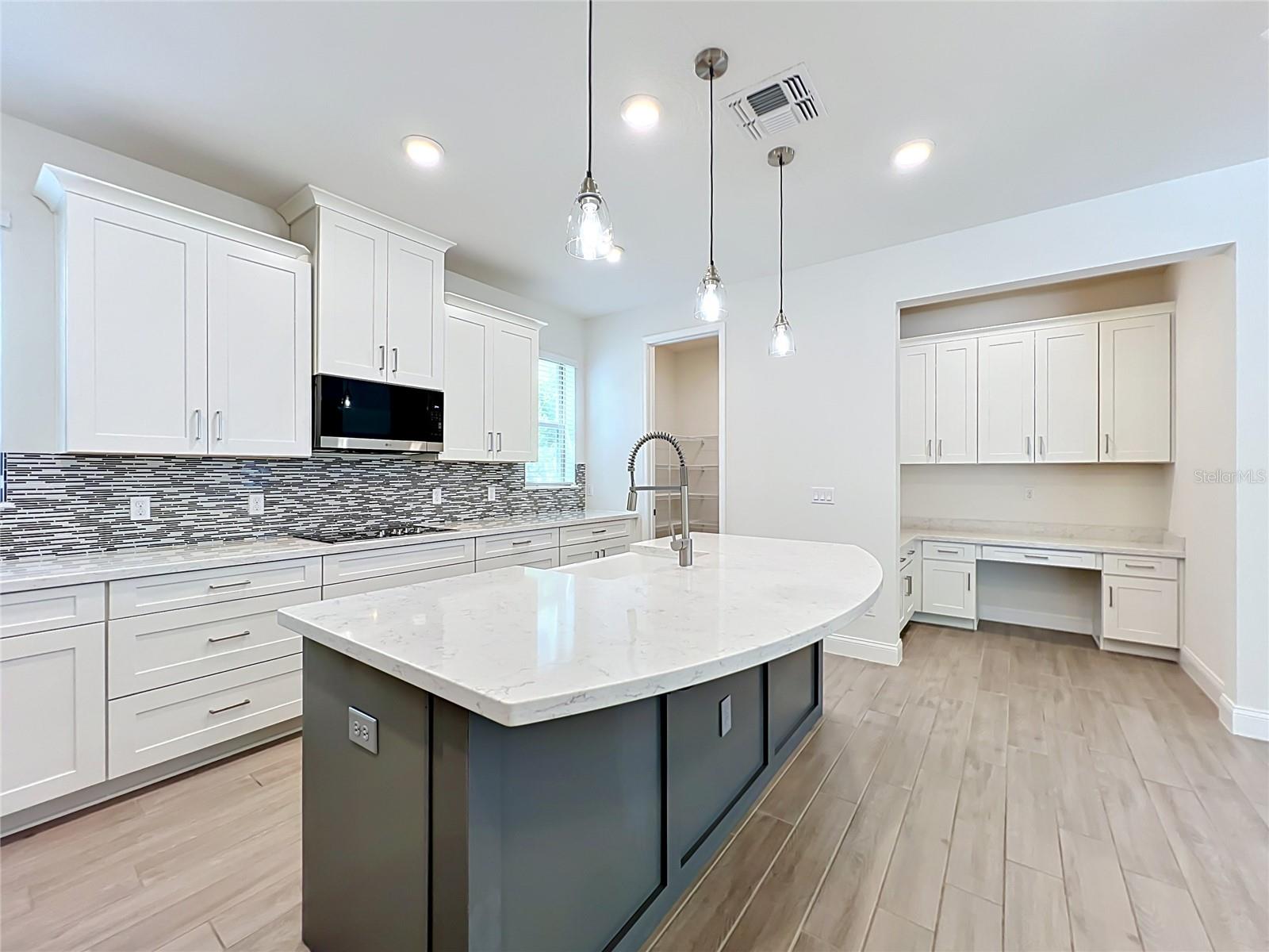 8409 VIVARO ISLE WAY, WINDERMERE, FL, 34786