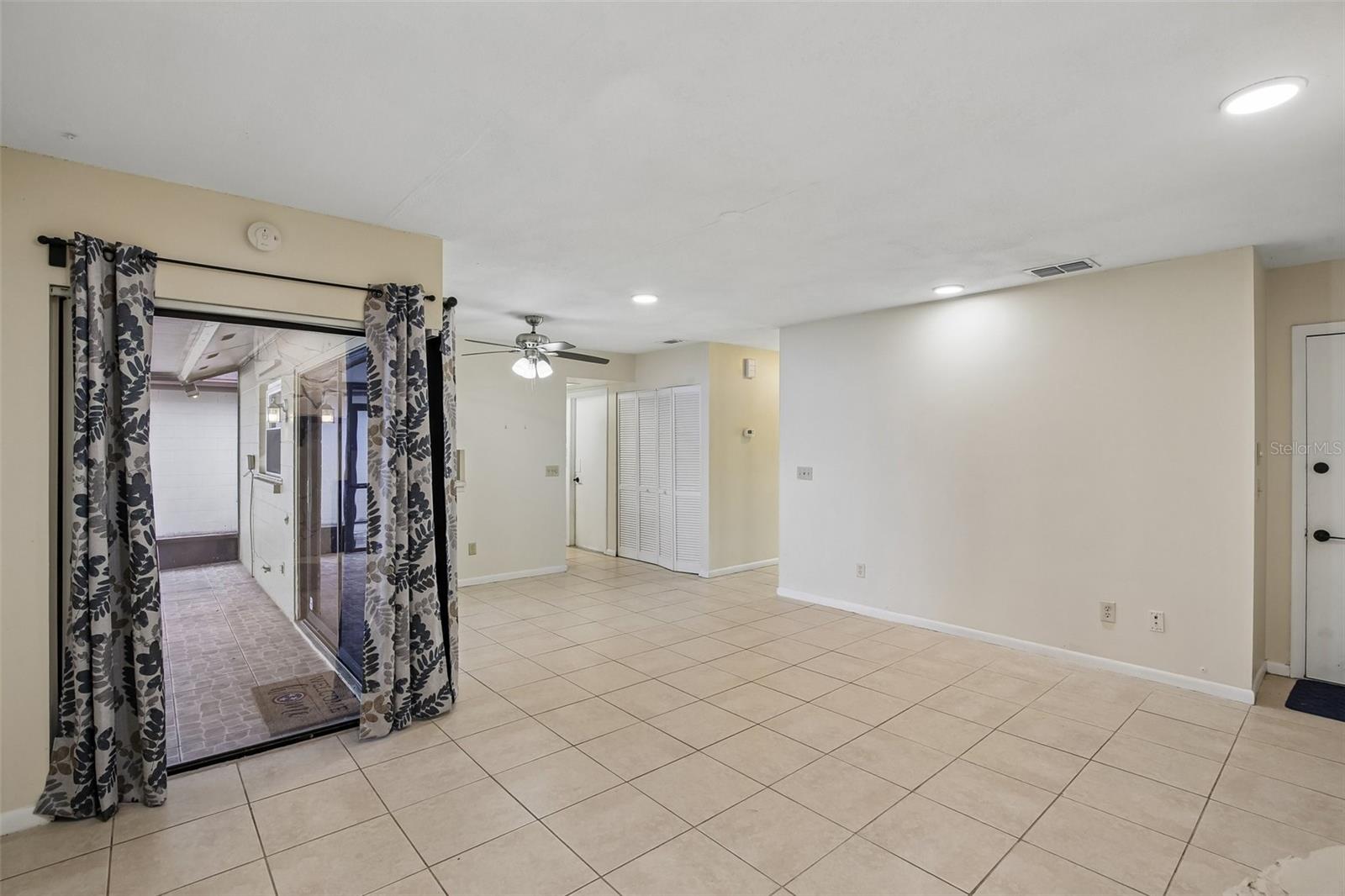 4828 GROVE POINT DR, TAMPA, FL, 33624