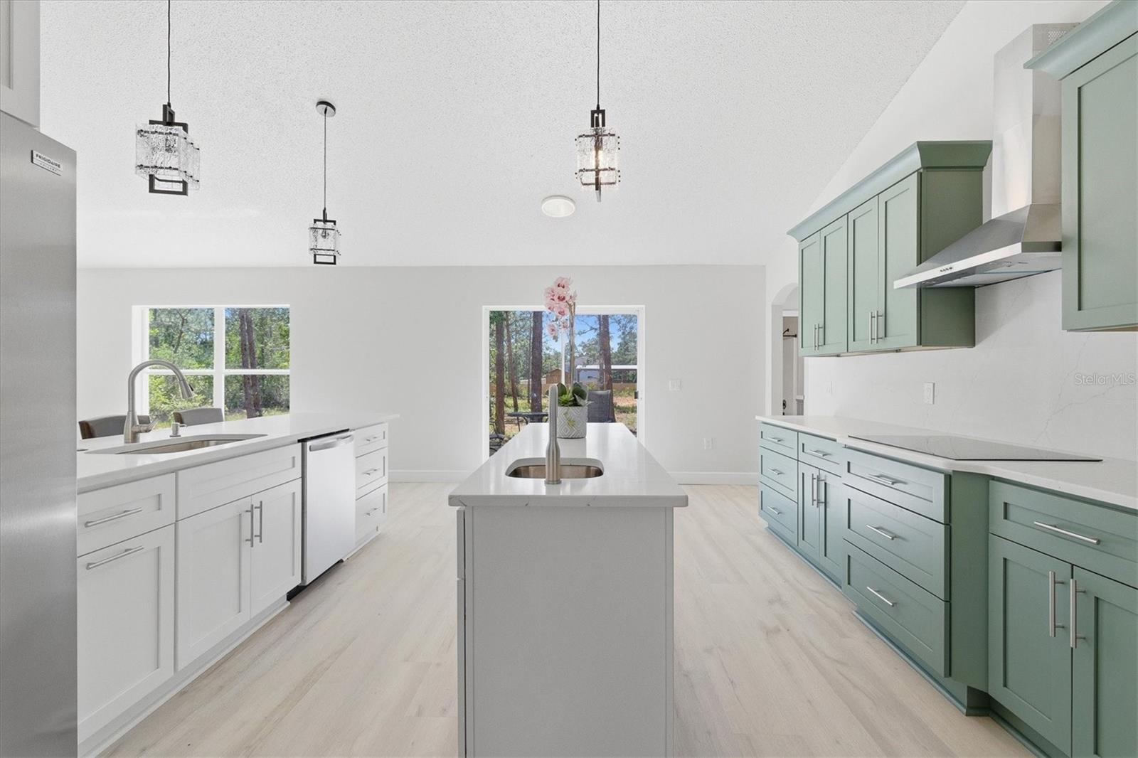 18063 PARROT RD, WEEKI WACHEE, FL, 34614