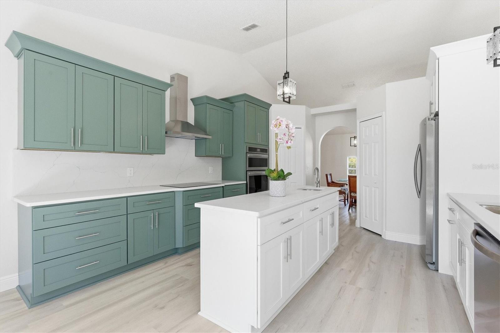 18063 PARROT RD, WEEKI WACHEE, FL, 34614