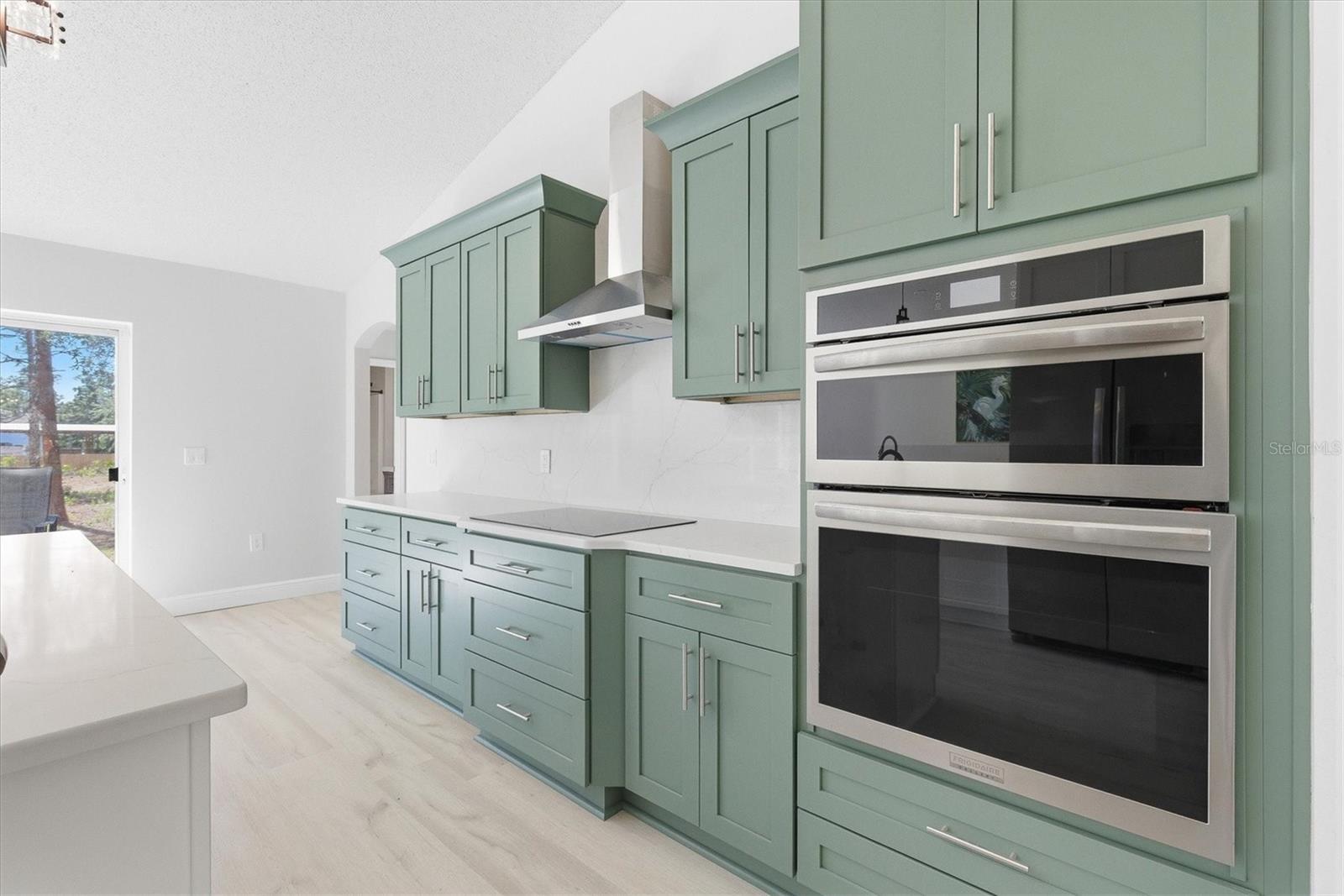 18063 PARROT RD, WEEKI WACHEE, FL, 34614