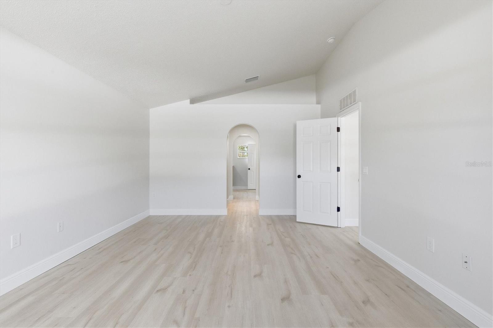 18063 PARROT RD, WEEKI WACHEE, FL, 34614