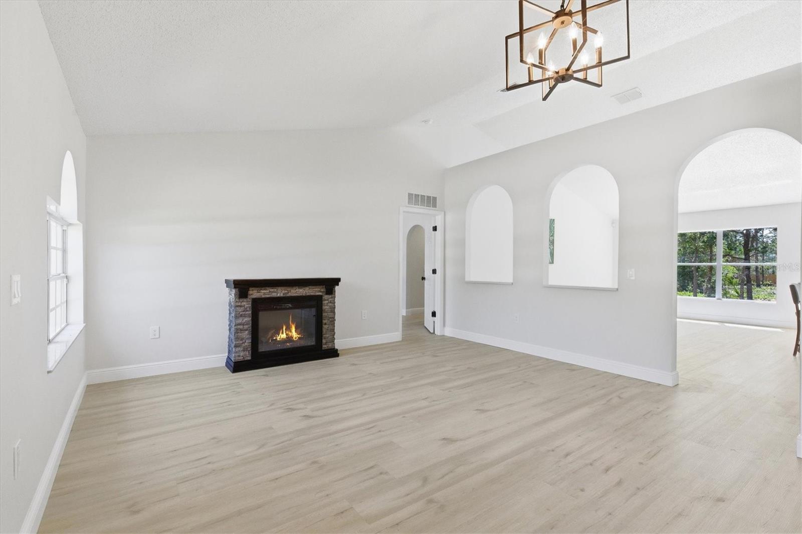 18063 PARROT RD, WEEKI WACHEE, FL, 34614