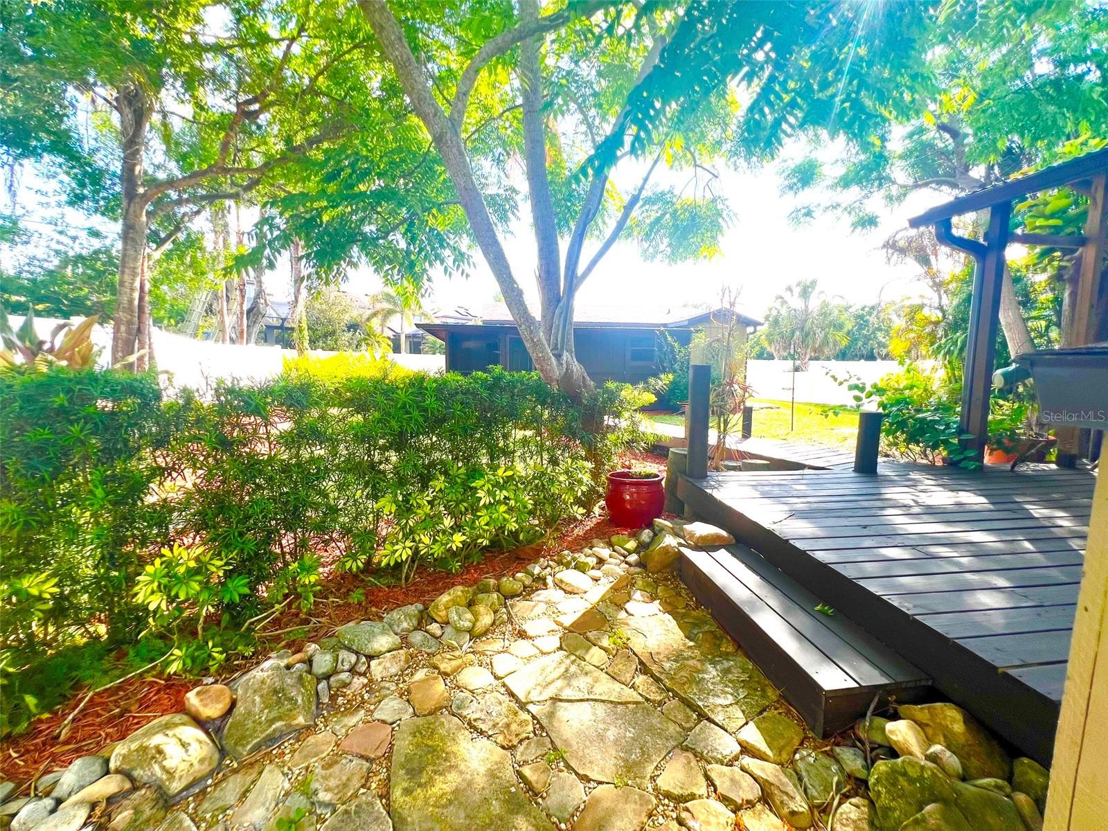 11350 MEMORIAL HWY, TAMPA, FL, 33635