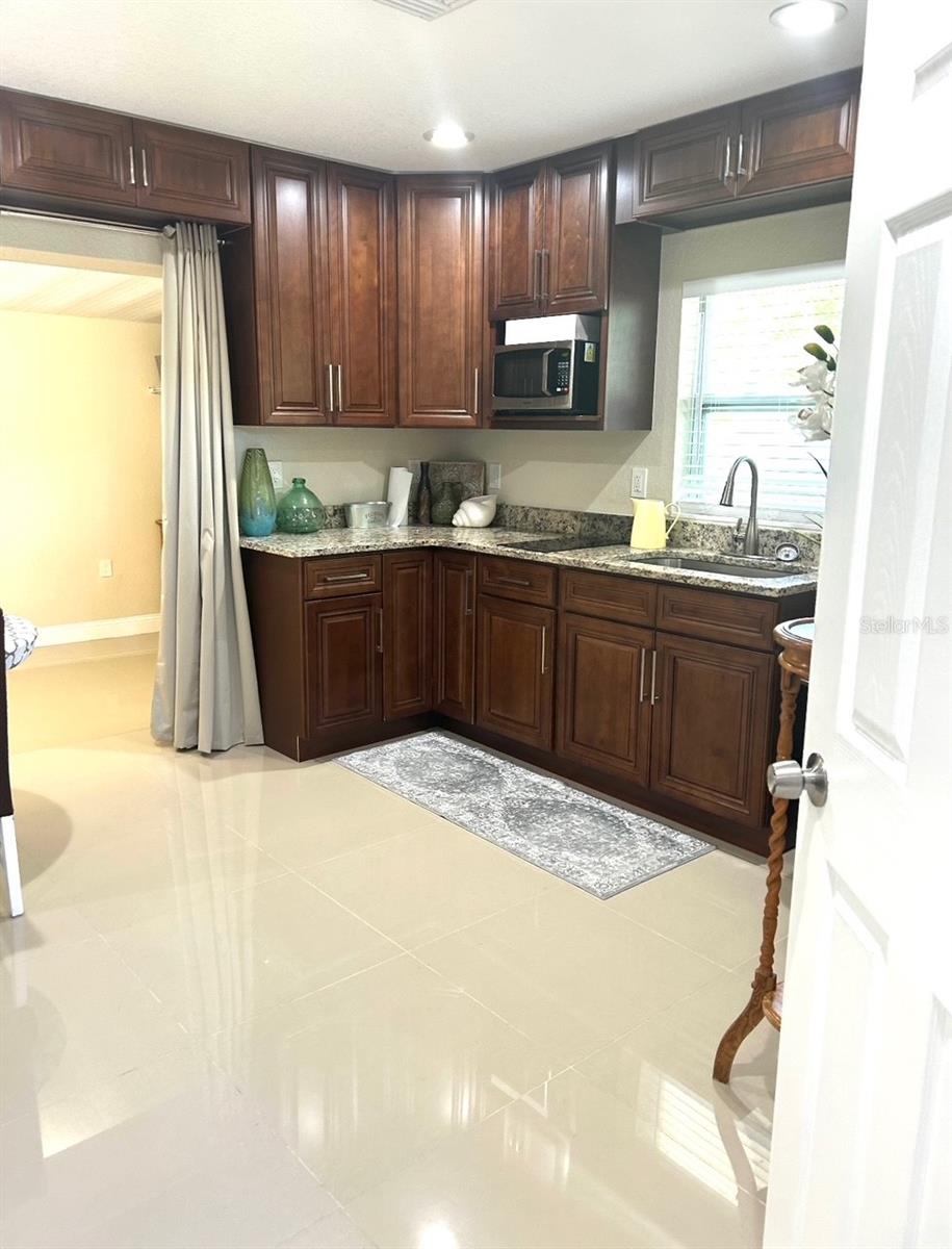 11350 MEMORIAL HWY, TAMPA, FL, 33635