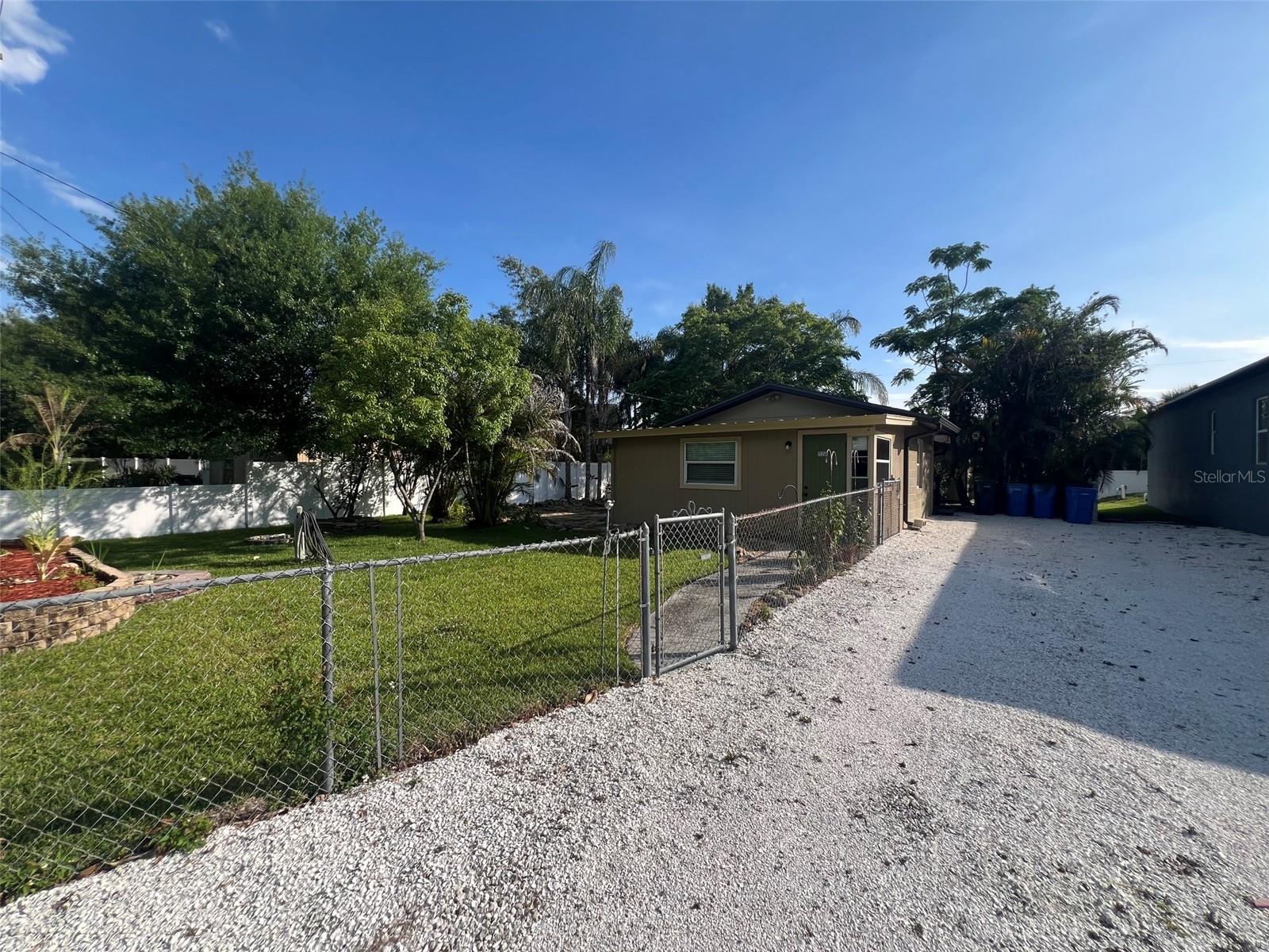 11350 MEMORIAL HWY, TAMPA, FL, 33635