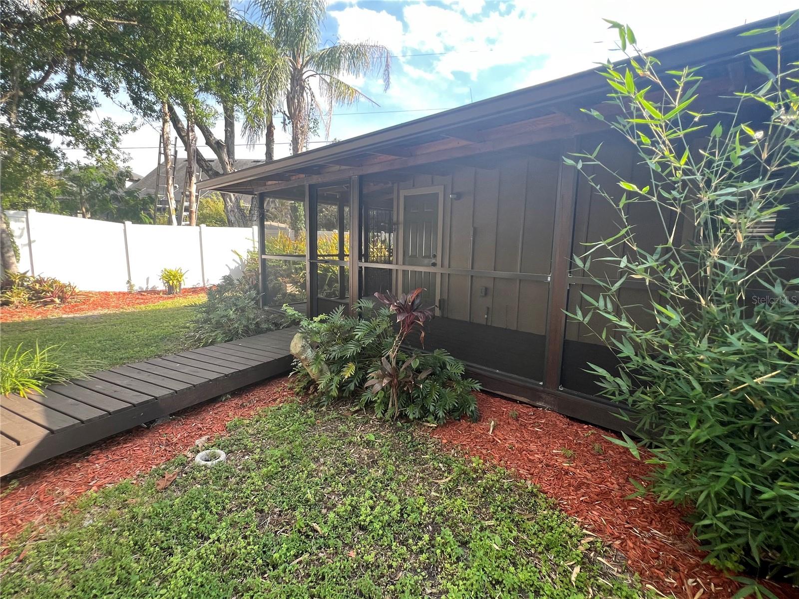 11350 MEMORIAL HWY, TAMPA, FL, 33635