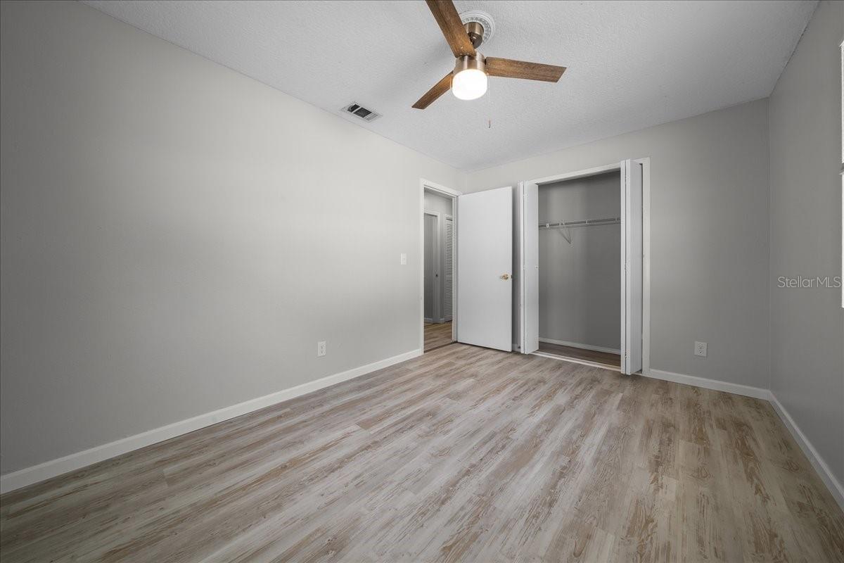 4103 HOLLY HL, LADY LAKE, FL, 32159