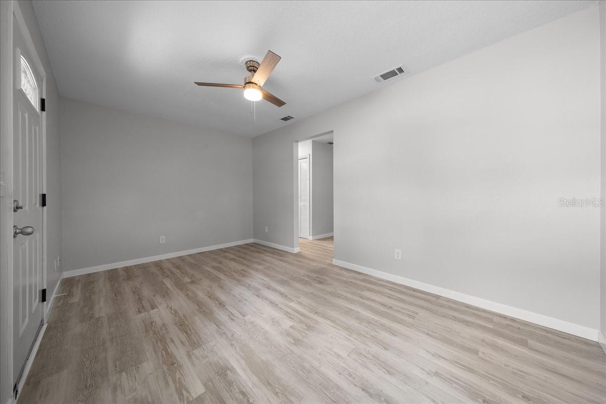 4103 HOLLY HL, LADY LAKE, FL, 32159