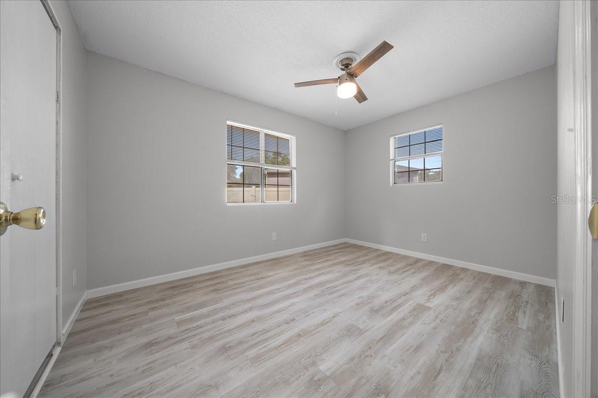 4103 HOLLY HL, LADY LAKE, FL, 32159