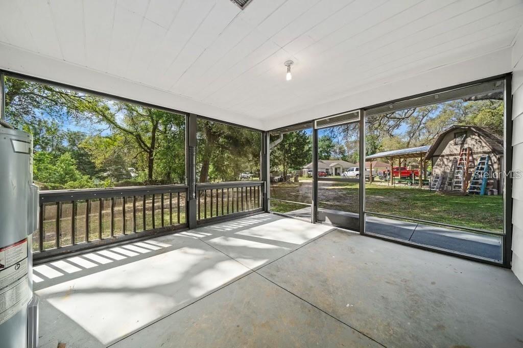 4103 HOLLY HL, LADY LAKE, FL, 32159